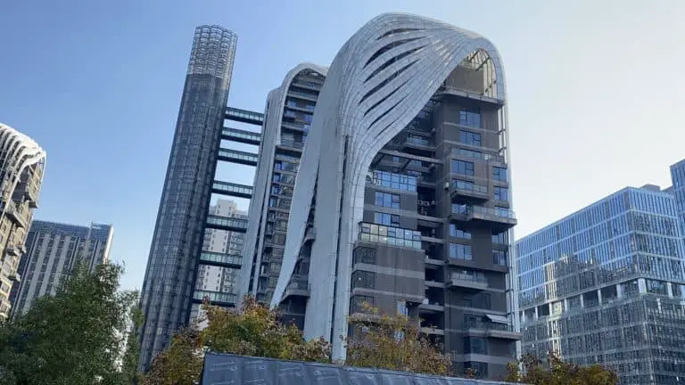 futuristic-chinese-city-nanjing-south