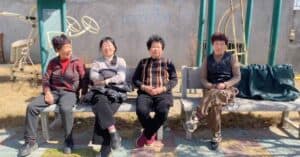 chatting with chinese locals in chinese language